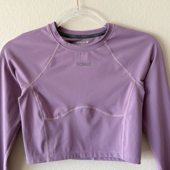 Baleaf Crewneck Thumbhole Athletic Activewear Long Sleeve Crop Top - Picture 2 of 11